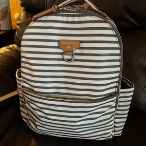 Twelvelittle midi-go diaper bag backpack